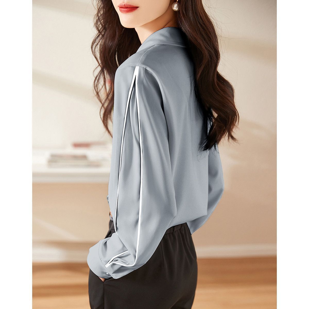 Klassisk og Elegant Bluse med Knappedesign - ModeEssens