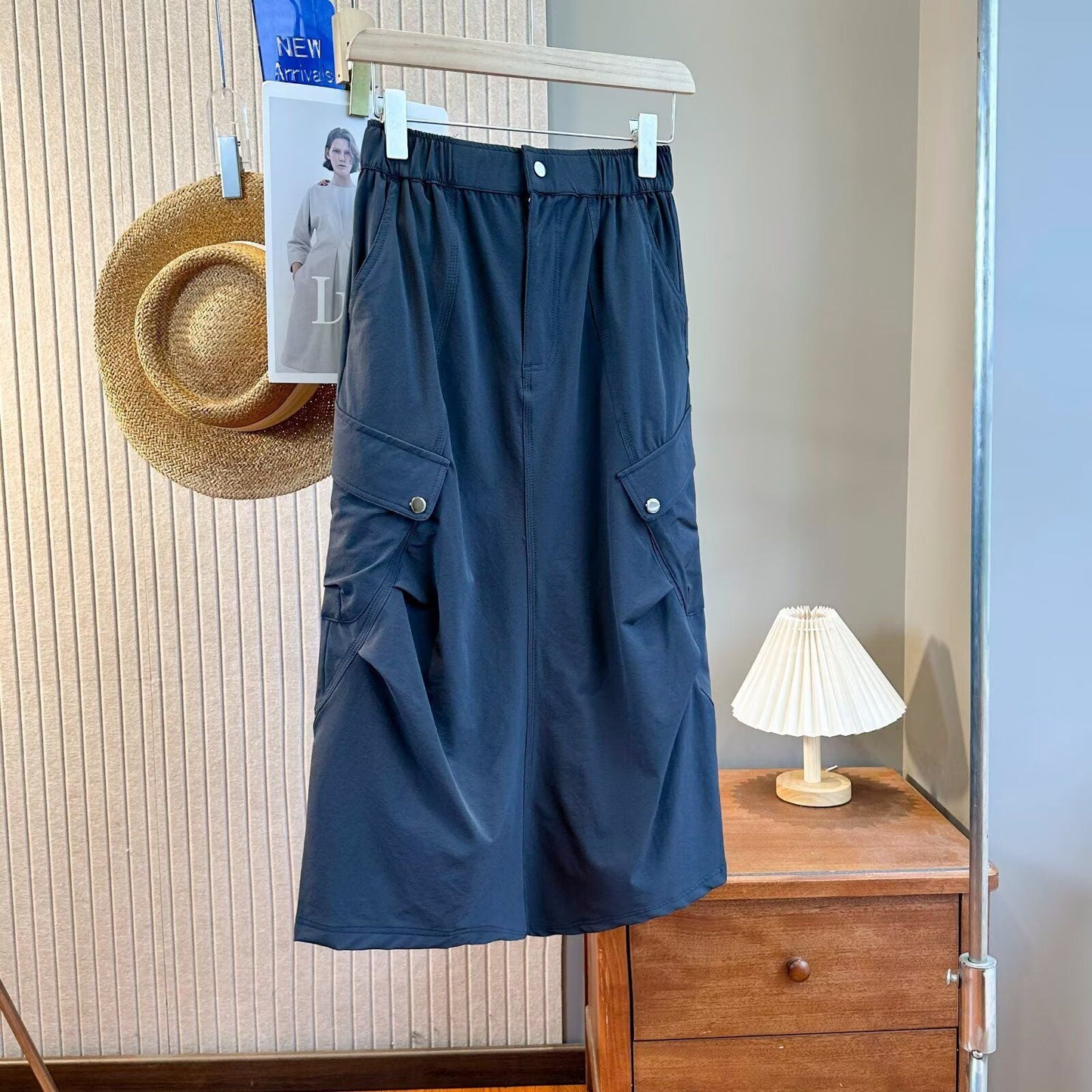 Fashionable Cargo-Rock med Funktionelle Lommer