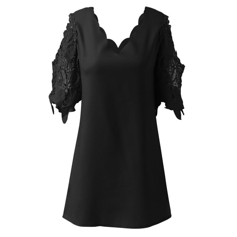 Elegant Blus med V-ringning och Spetsärmar