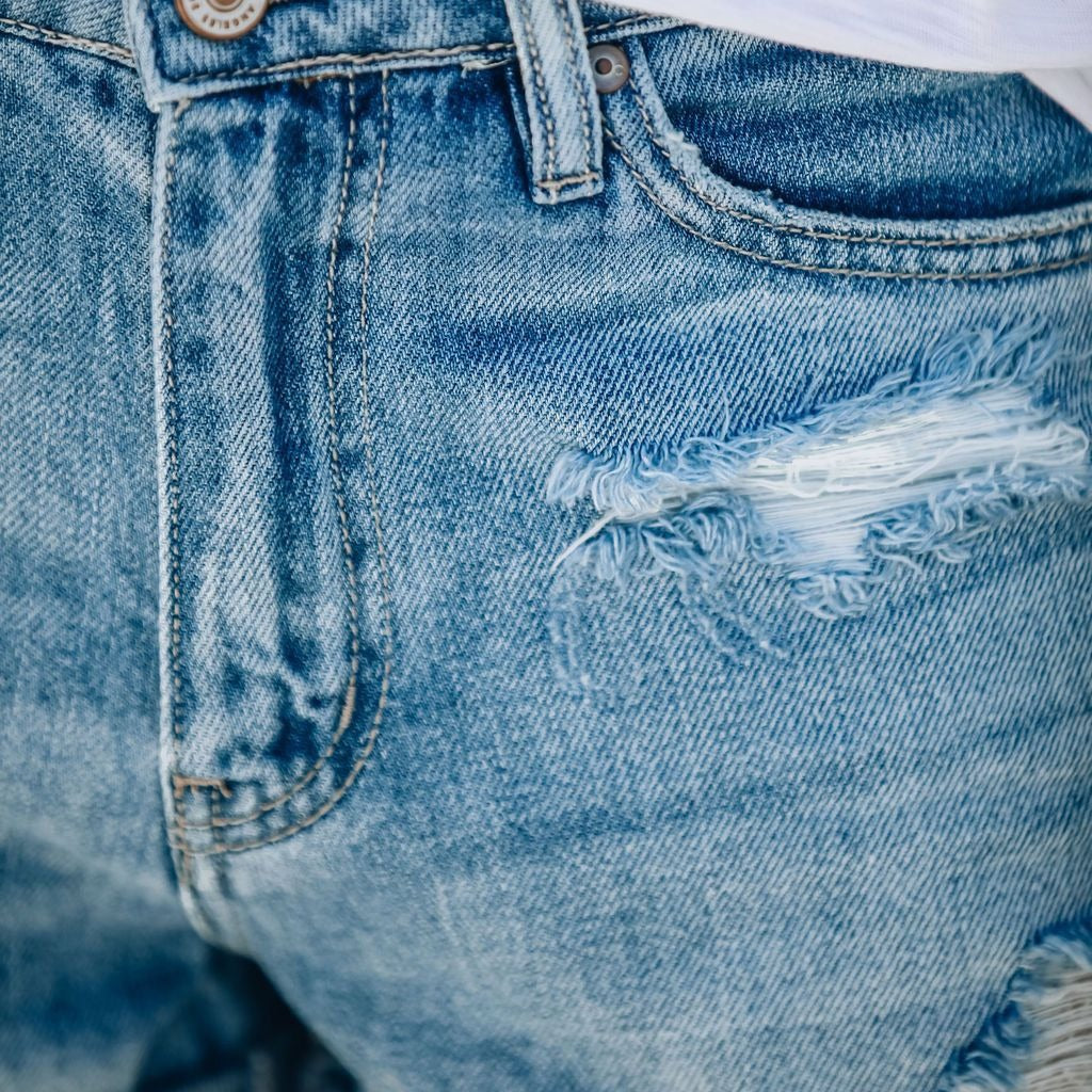 Moderne Højtaljede Denim Shorts med Frayed Detaljer
