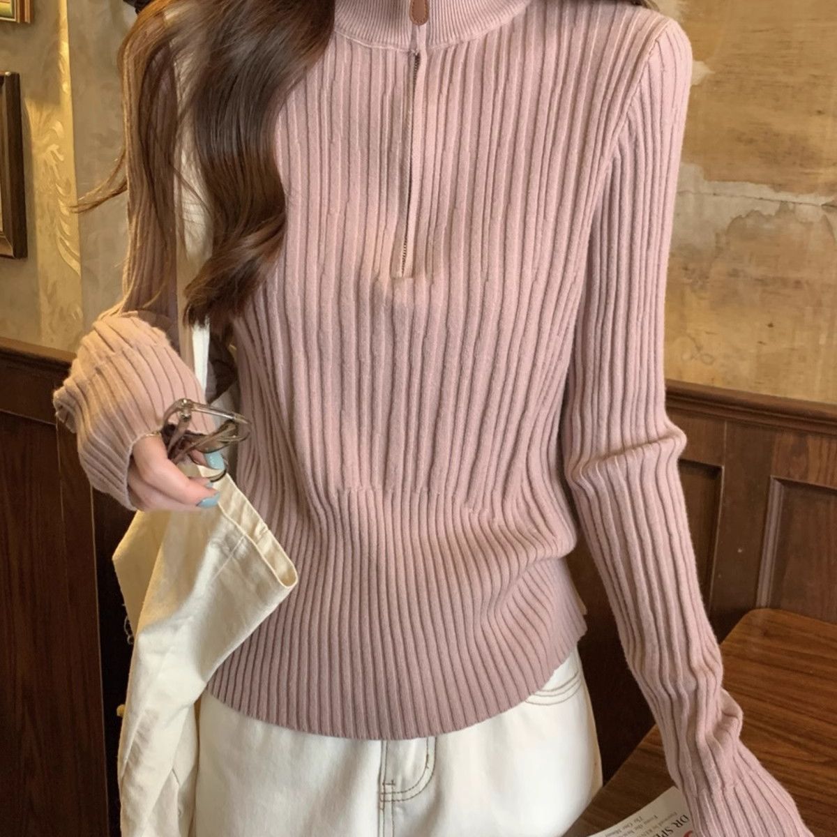 Feminint Sweatshirt med Stilfuld Krave