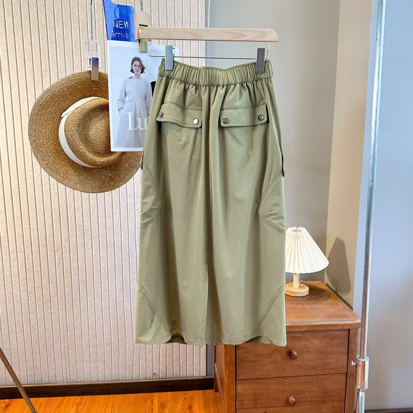 Fashionable Cargo-Rock med Funktionelle Lommer