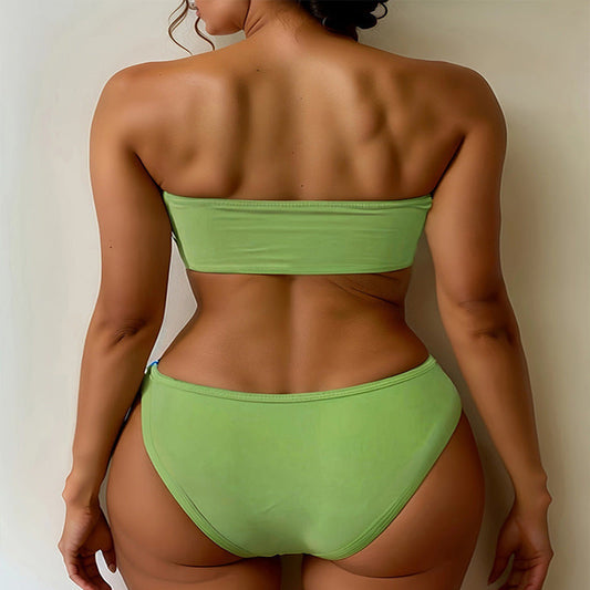 Snygg Bandeau-Bikini med Unik Knutdesign