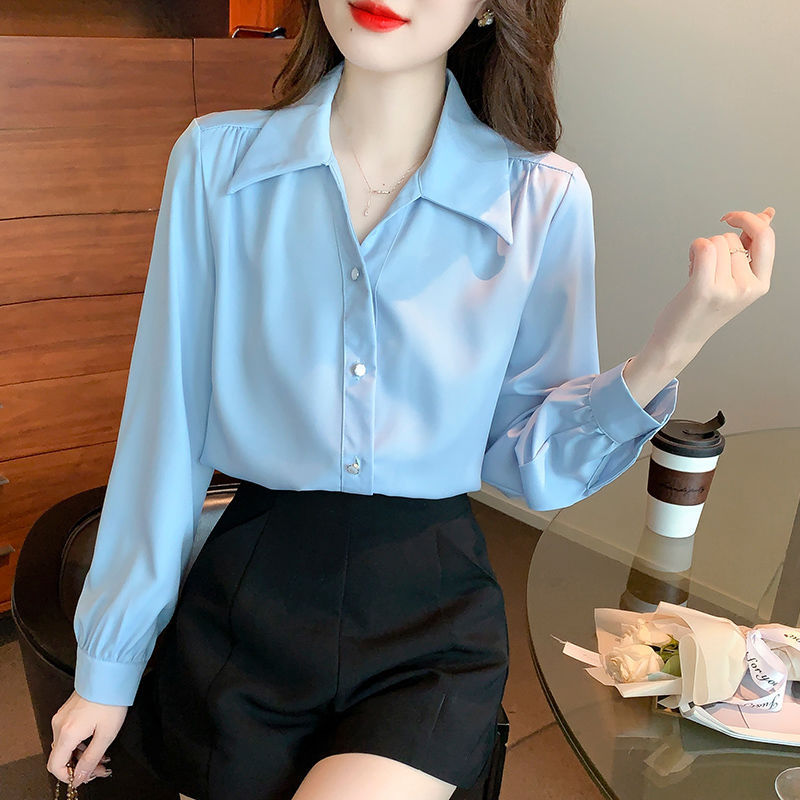 Klassisk Bluse med Elegante Detaljer