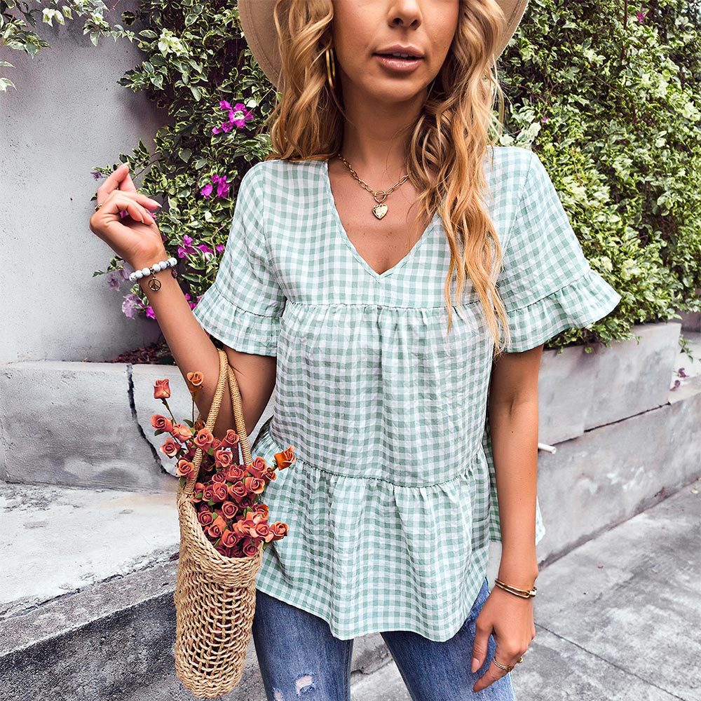 Feminine Bluse med V-Hals og Flæseærmer