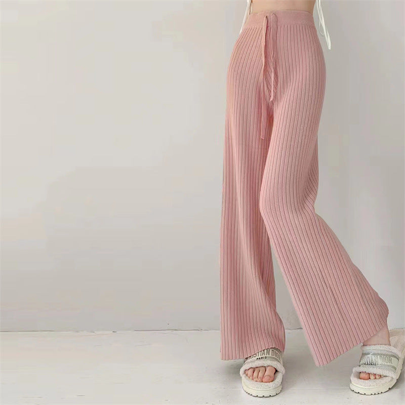 Feminine V-Hals Pullover med Krydsmønster