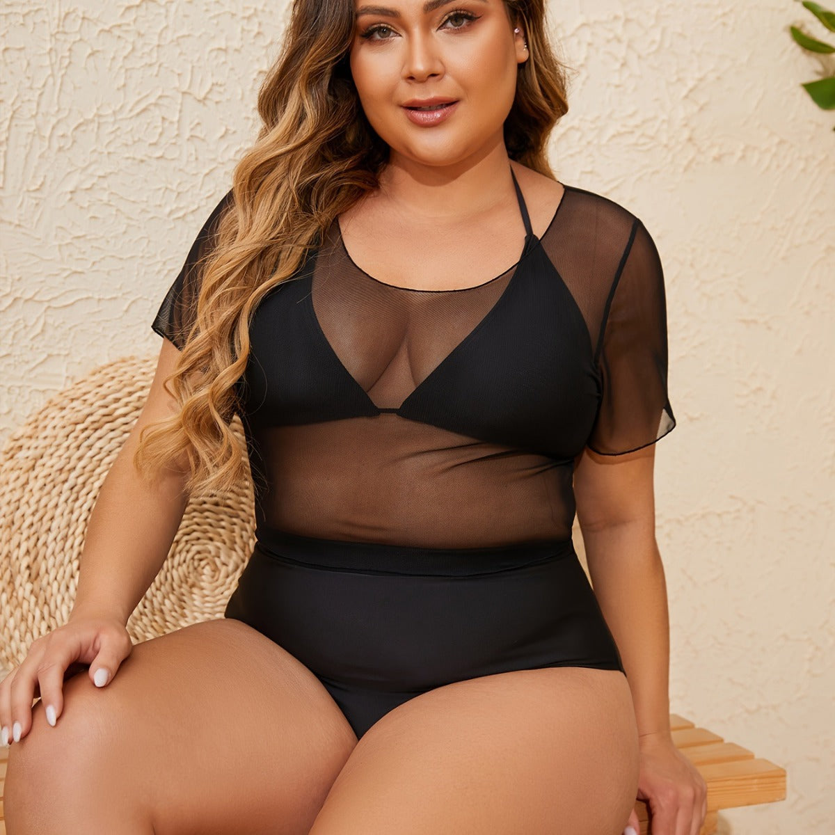 Stilrent Bikini-Oberteil med Transparent Detalj och Formande Passform