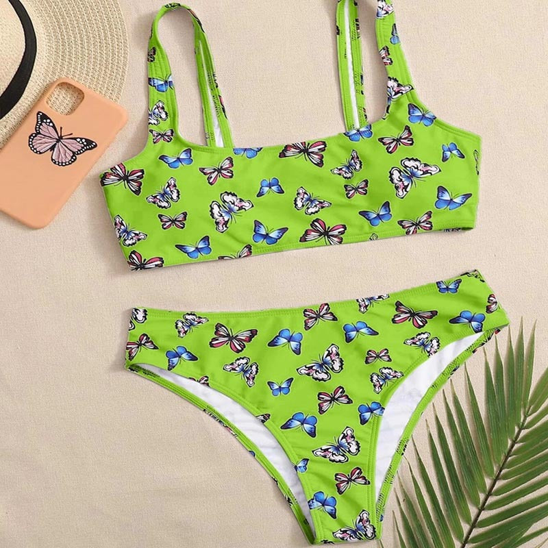 Färgglad Bikiniset med Somriga Fjärilmönster