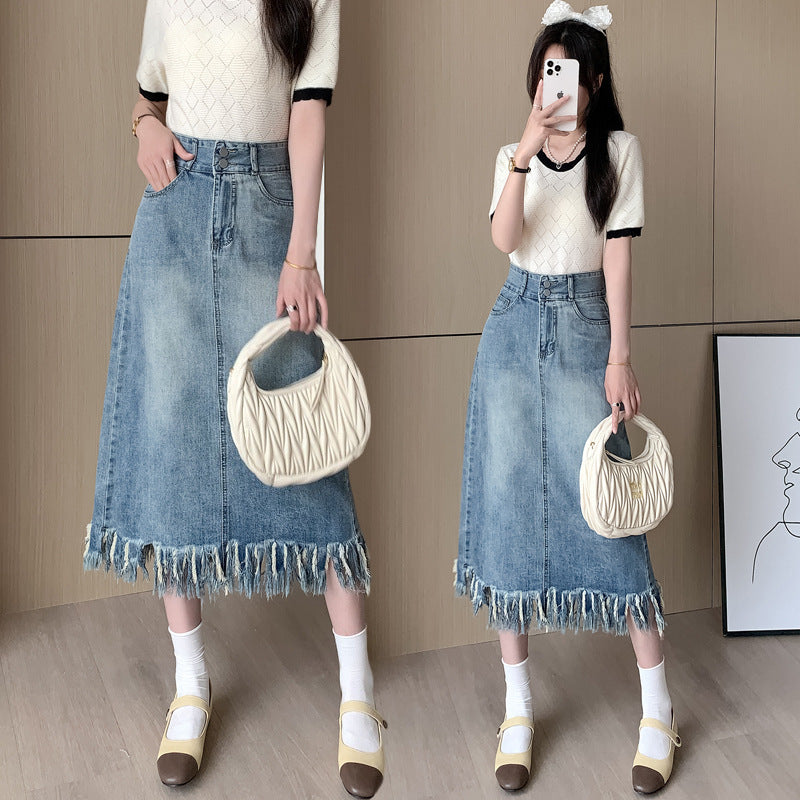Stilet Denim Midi-Skirt med Fringed Design