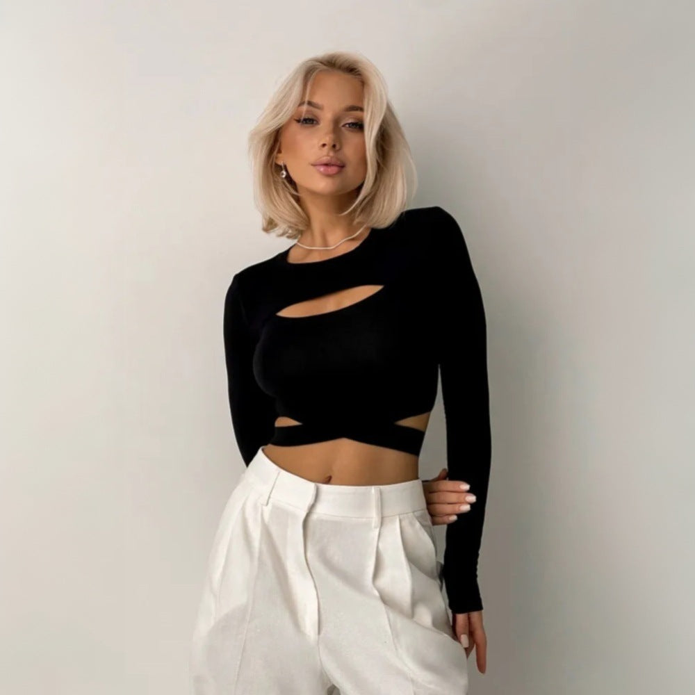 Elegant Cropped Langærmet T-shirt med Unikt Snit og Justerbar Talje