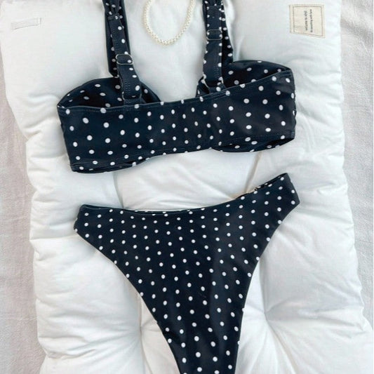Stilrent Bandeau-Bikini med Skaldetalj