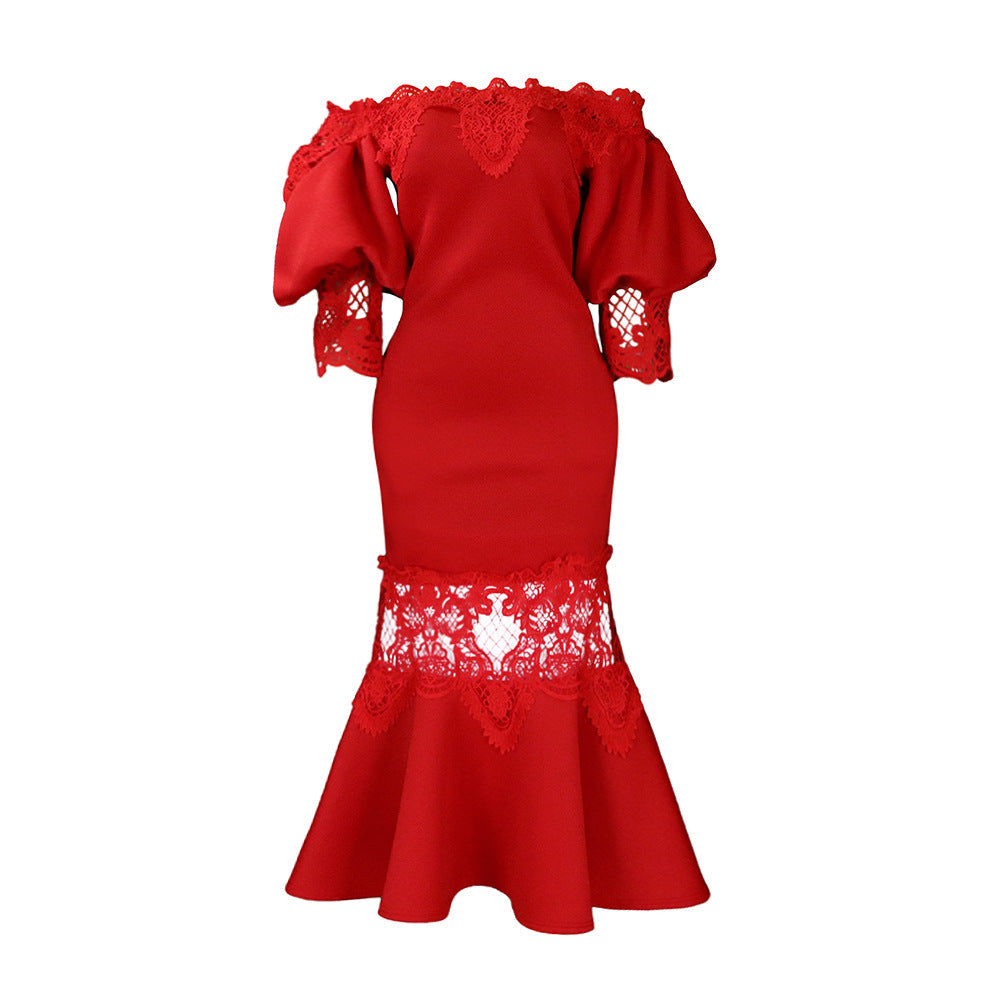 Elegant Bodycon Kjole med Spidsbroderi og Puffærmer