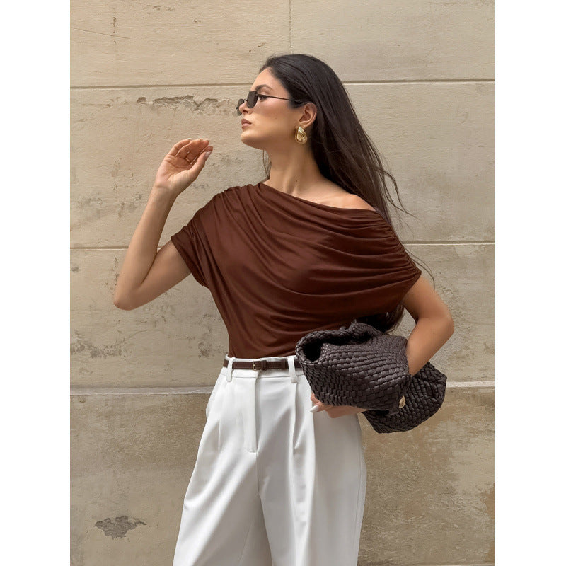Asymmetrisk Topp med Elegant Drapering