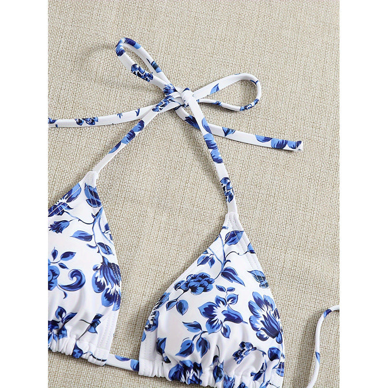 Feminint Bikini-Set med Blomsterprint och Trendigt Sarong