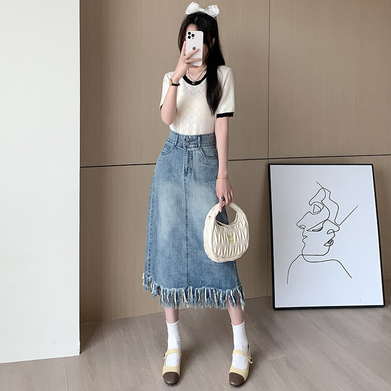 Stilet Denim Midi-Skirt med Fringed Design