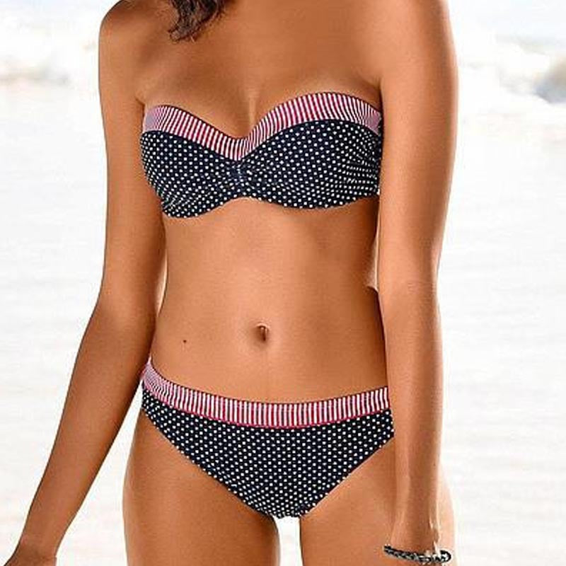 Sofistikerad Bandeau-Bikini med Polstret Överdel och Vändbart Underställ