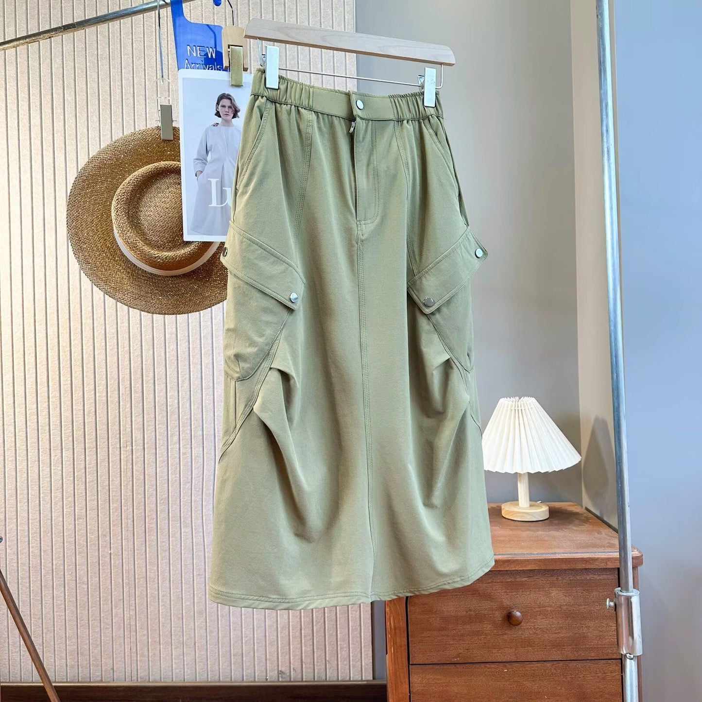 Fashionable Cargo-Rock med Funktionelle Lommer