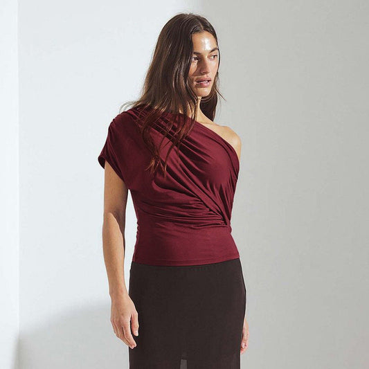 Snyggt asymmetrisk topp med draperingar för kvinnor