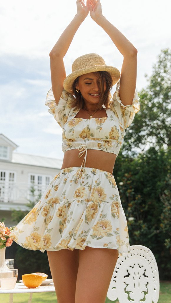Sofistikeret Sæt med Blomsterprint og Lette Volanger