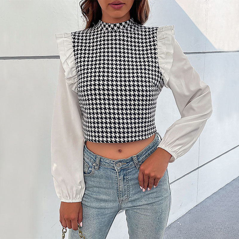 Elegant crop top med mjuka ärmar och tidlöst rutmönster