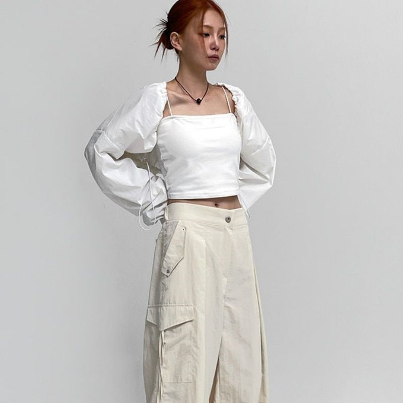 Elegant croppad blus med volanger för dam