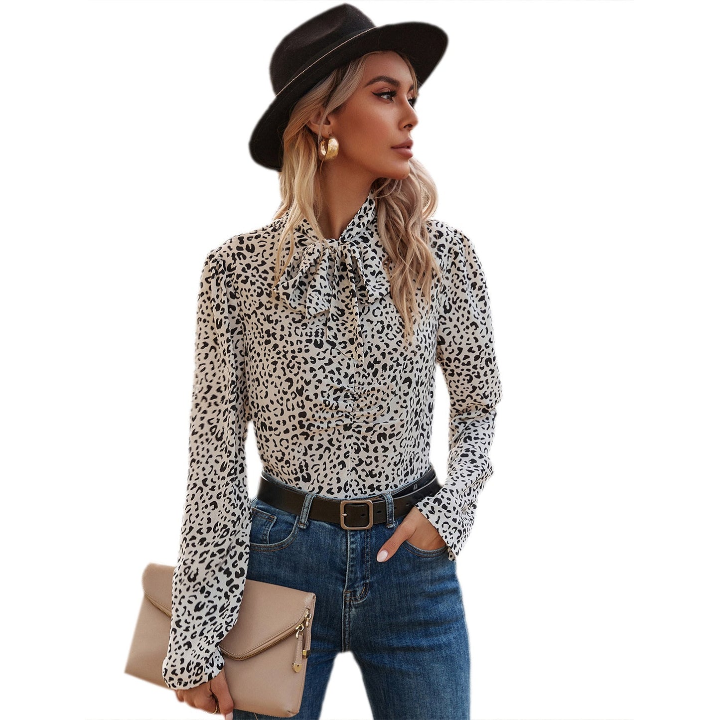Feminine Bluse med Flæser og Elegant Dyreprint