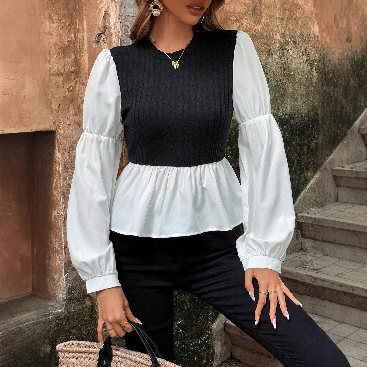 Elegant Bluse med Fede Puffærmer og Struktureret Design
