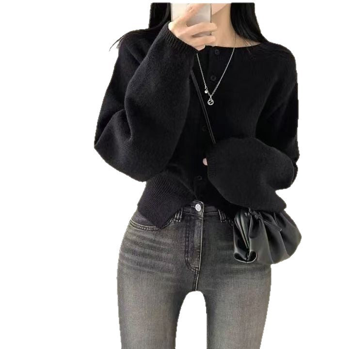 Moderne Cropped Strikjakke med Oversized Ærmer