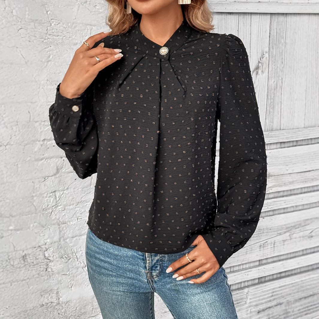 Stilfuld Bluse med Feminin Rynkedetalje og Elegant Knapdesign