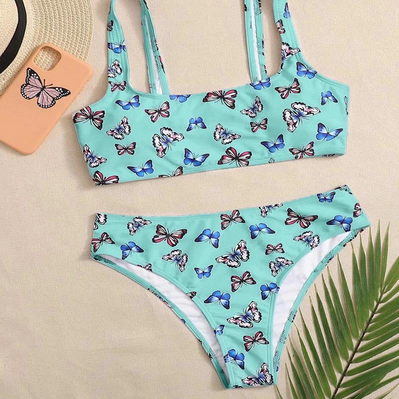 Färgglad Bikiniset med Somriga Fjärilmönster