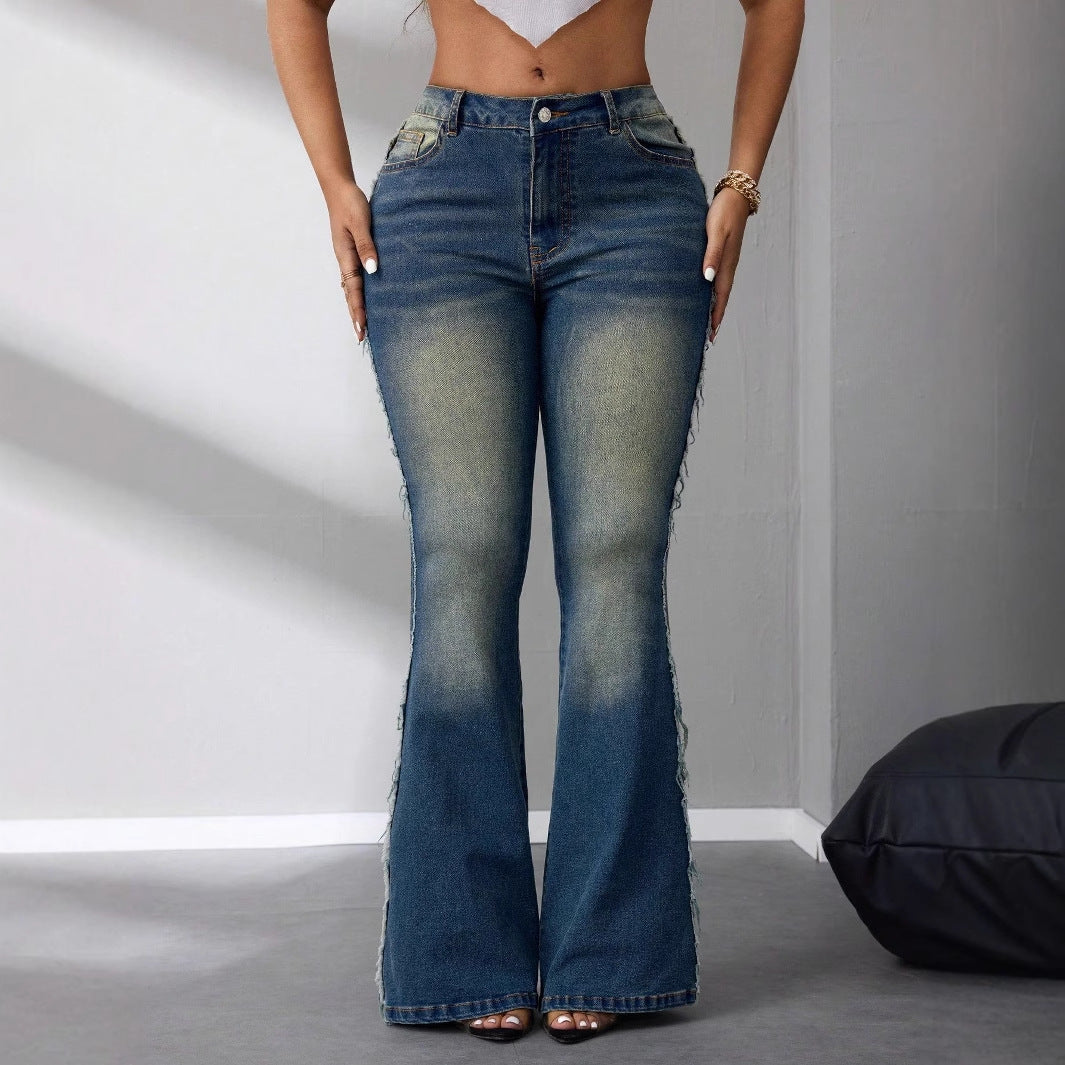 Feminine Bootcut Jeans med høj talje og rå detaljer fra ChicDenim