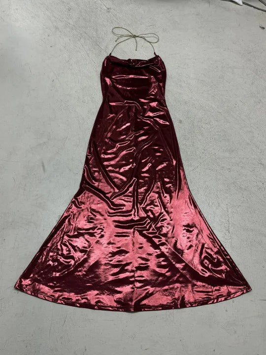 Sublimt Aftonklänning i Glänsande Satin med Chic Slits