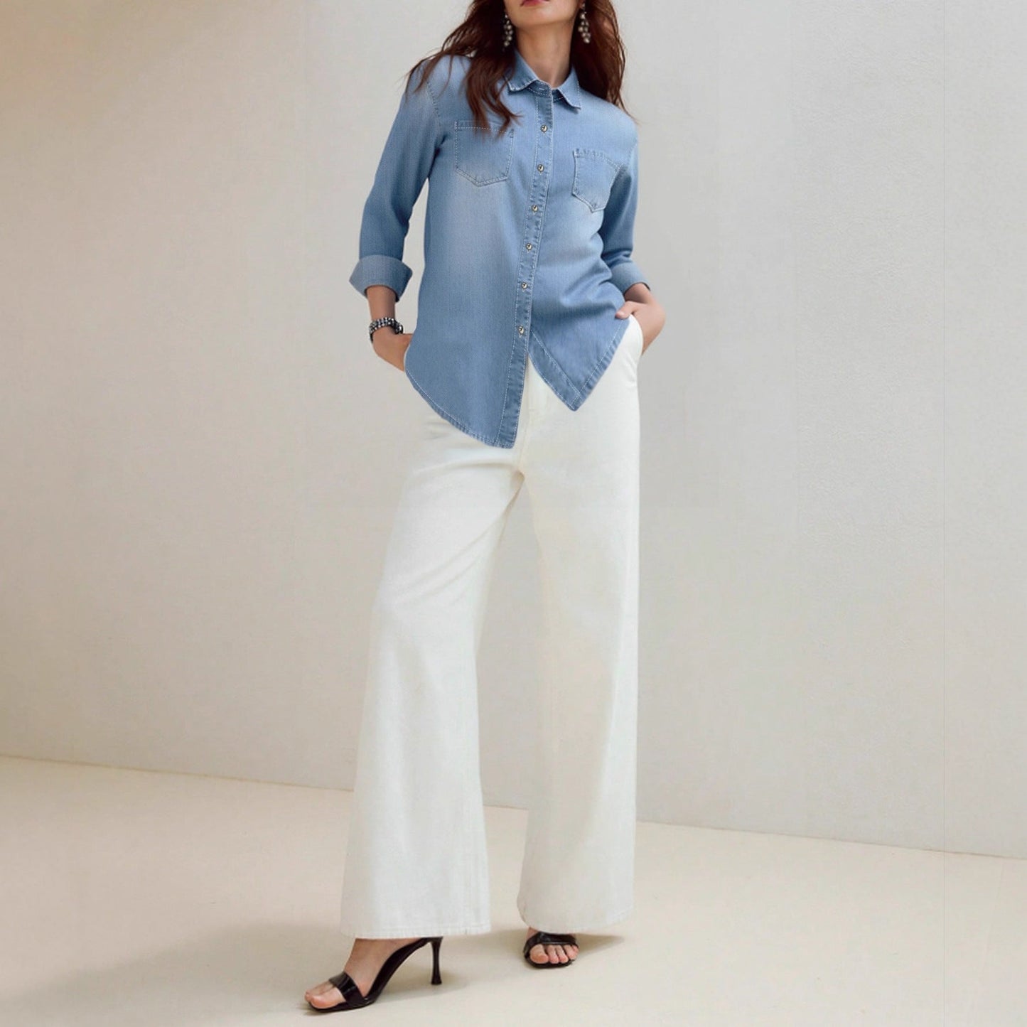 Moderne Denim Skjorte til Den Stilbevidste Kvinde