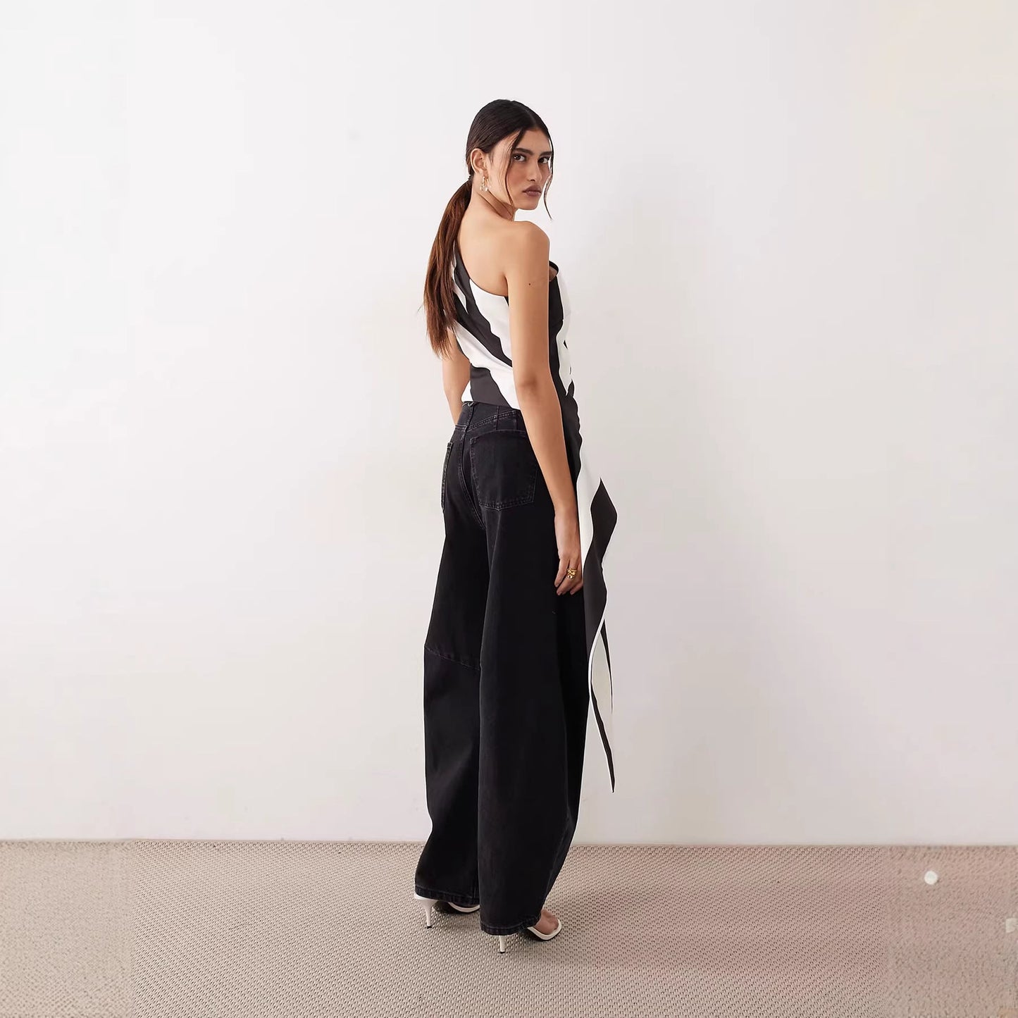Asymmetrisk Wrap-Topp med Stiliga Ränder