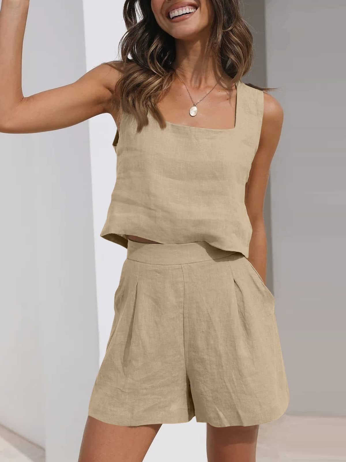 Elegant sommaroutfit med ärmlös topp och shorts – Ansträngningslös stil