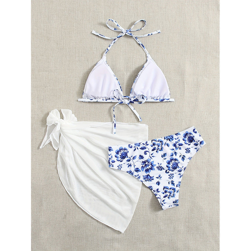 Feminint Bikini-Set med Blomsterprint och Trendigt Sarong