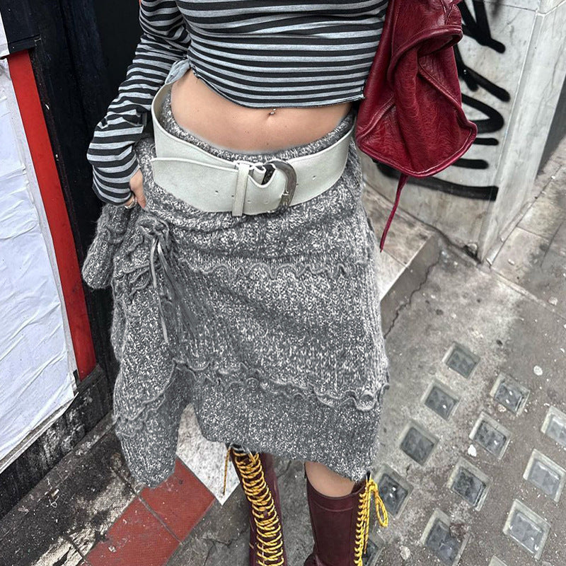 Asymmetrisk Stickad Kappa med Eleganta Detaljer