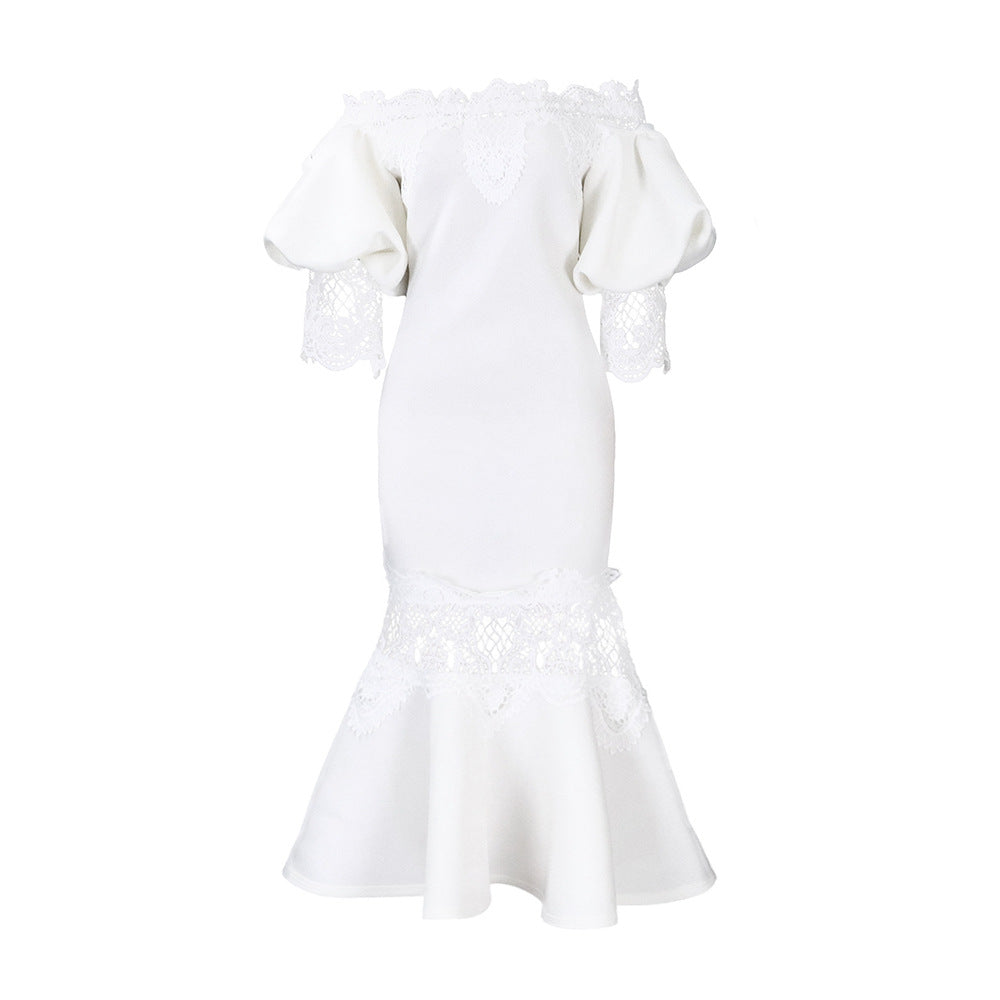 Elegant Bodycon Kjole med Spidsbroderi og Puffærmer