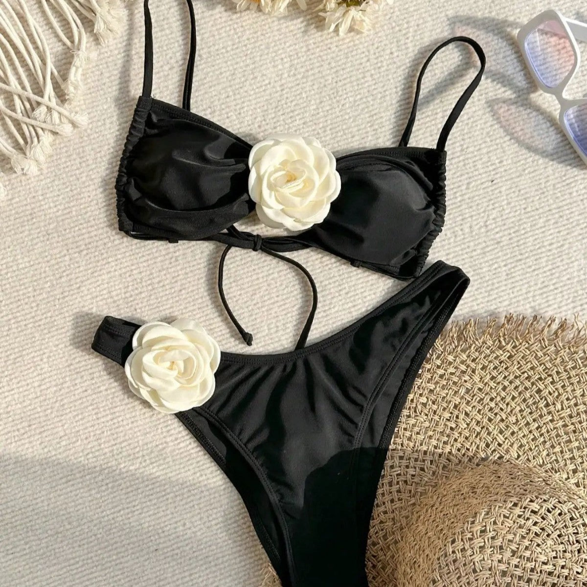 Blomstrande Bandeau-Bikini för Stilsäkra Kvinna
