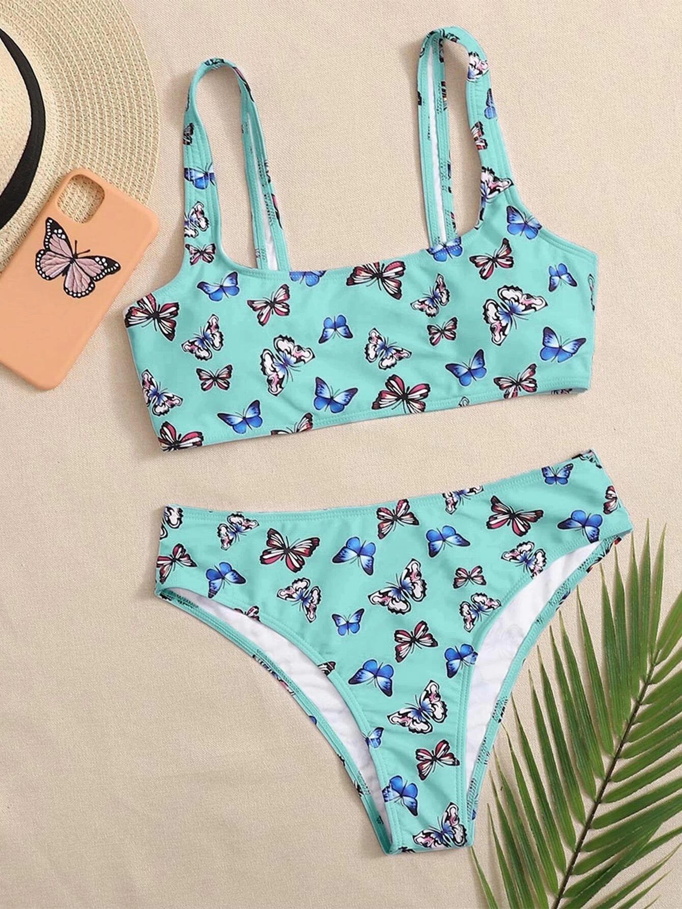 Färgglad Bikiniset med Somriga Fjärilmönster