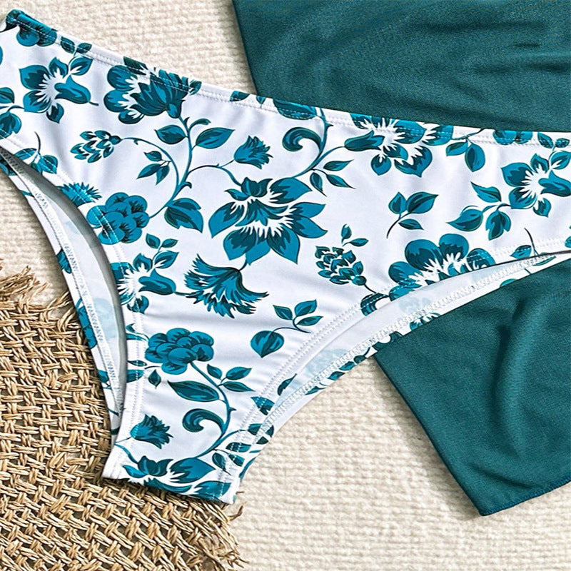 Blomstrande Bikini-set med stilren sarong