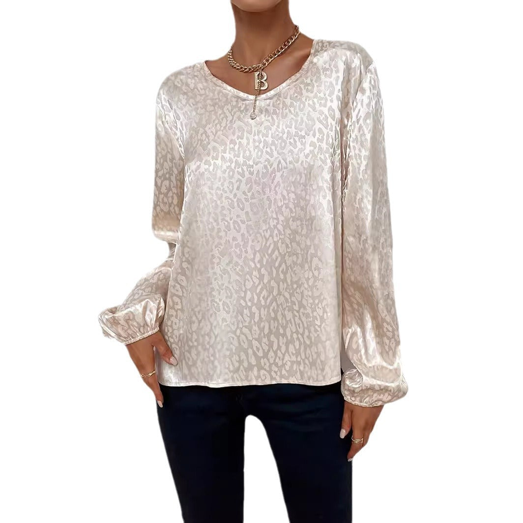 Moderne Bluse med V-Udskæring og Unikt Design