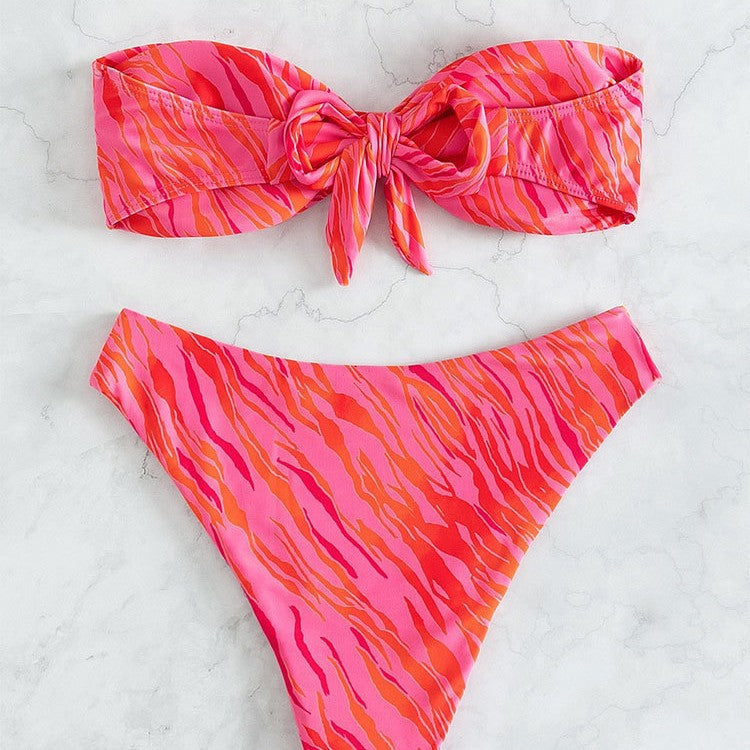 Elegant Bandeau-Bikini för damer med högskurna ben
