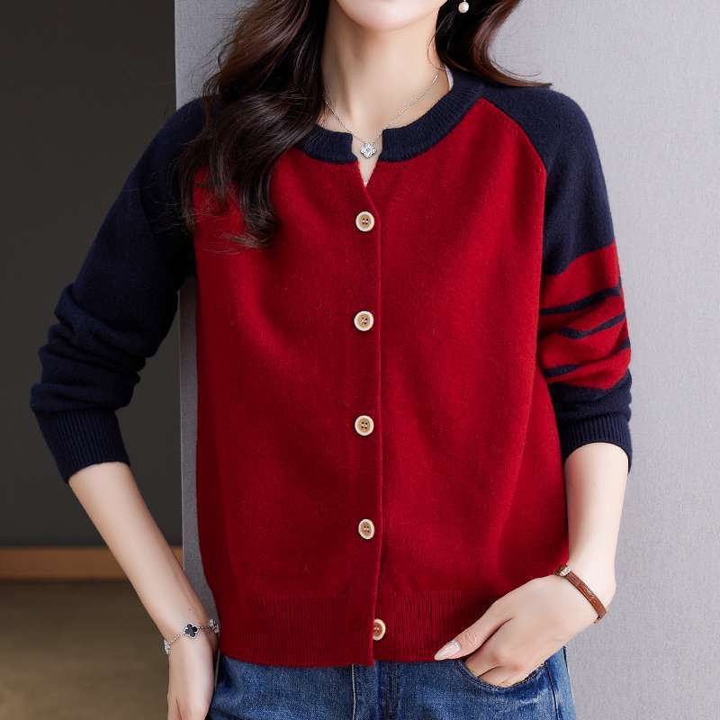 Elegant Cardigan med Kontrastfarver og Knapdetaljer