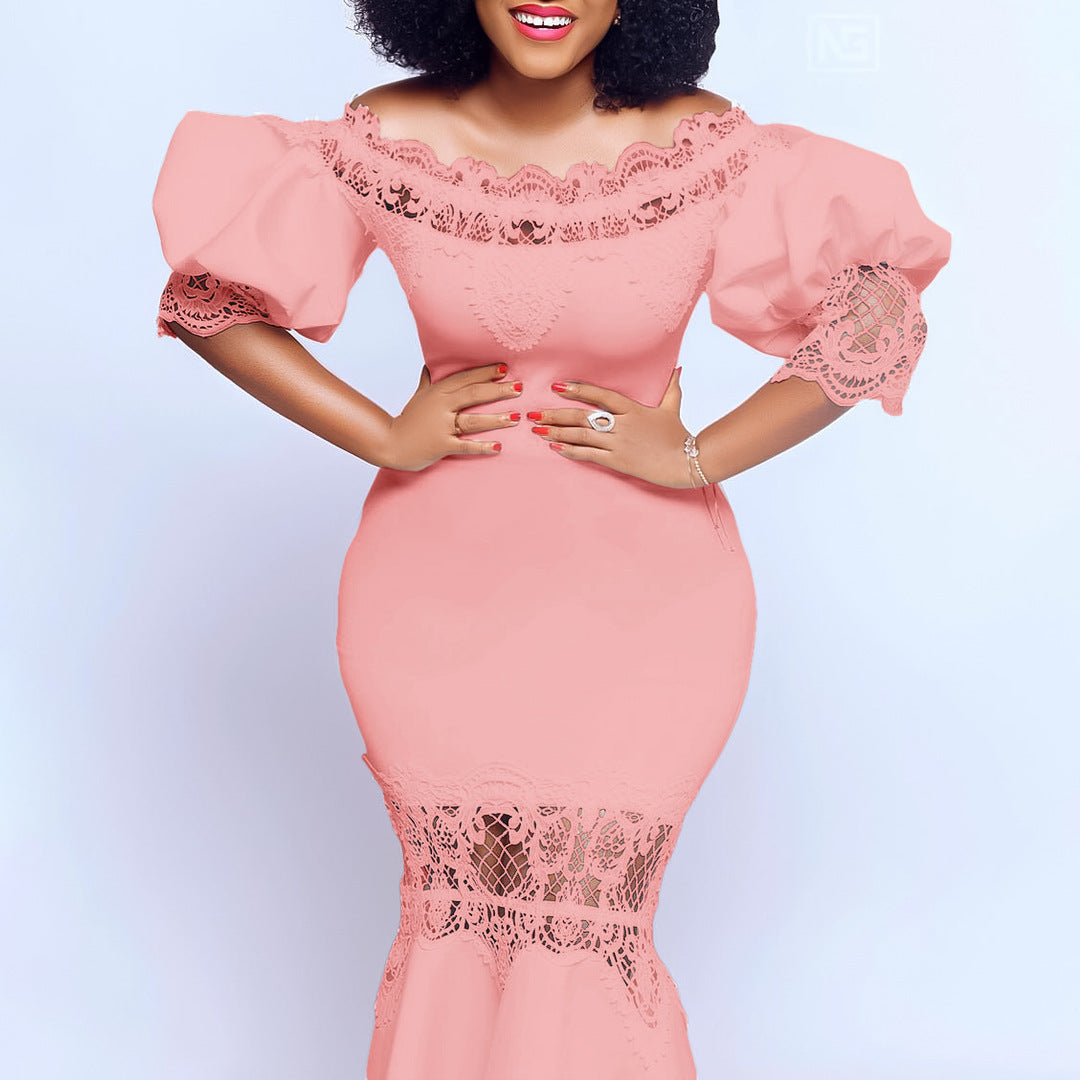Elegant Bodycon Kjole med Spidsbroderi og Puffærmer
