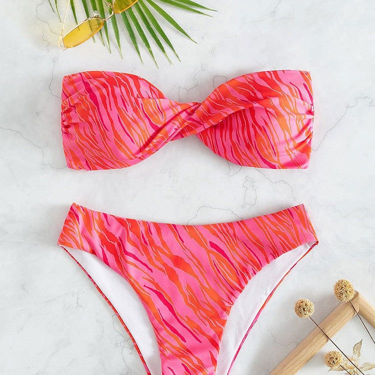 Elegant Bandeau-Bikini för damer med högskurna ben