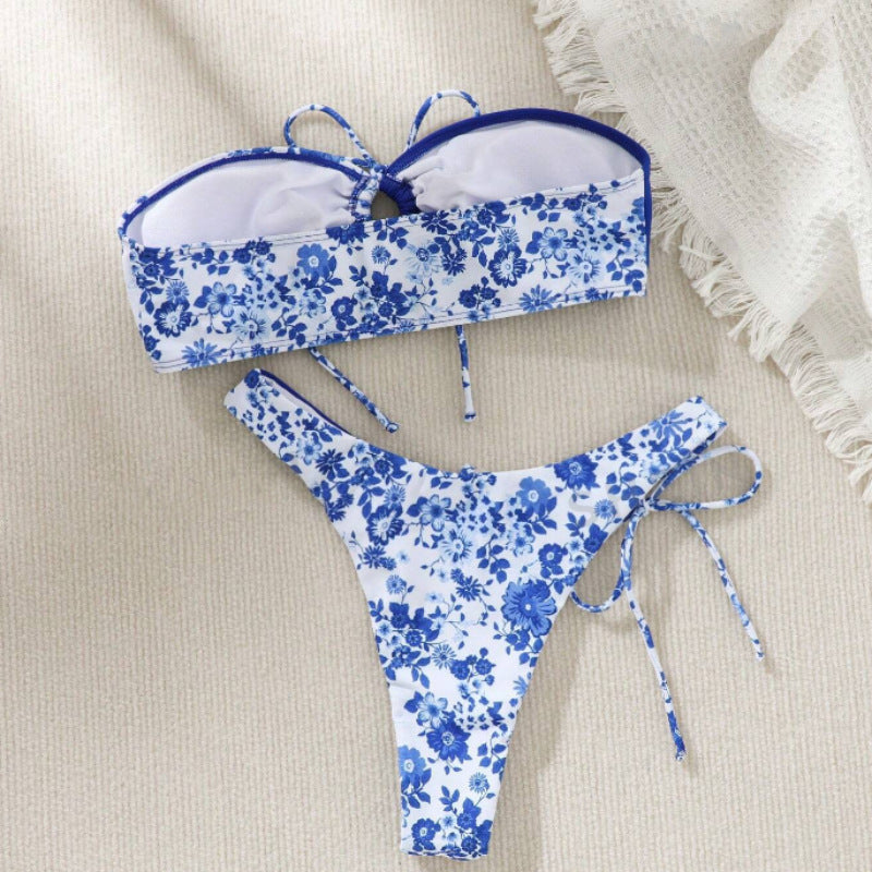 Blomstrande Bandeau-Bikini Set för Sommardagar