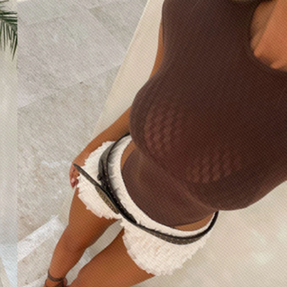 Eleganta Crop-Top med Luftiga Nätstrukturer för Kvinnor