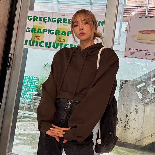 Stilfuld cropped hættetrøje med oversized pasform