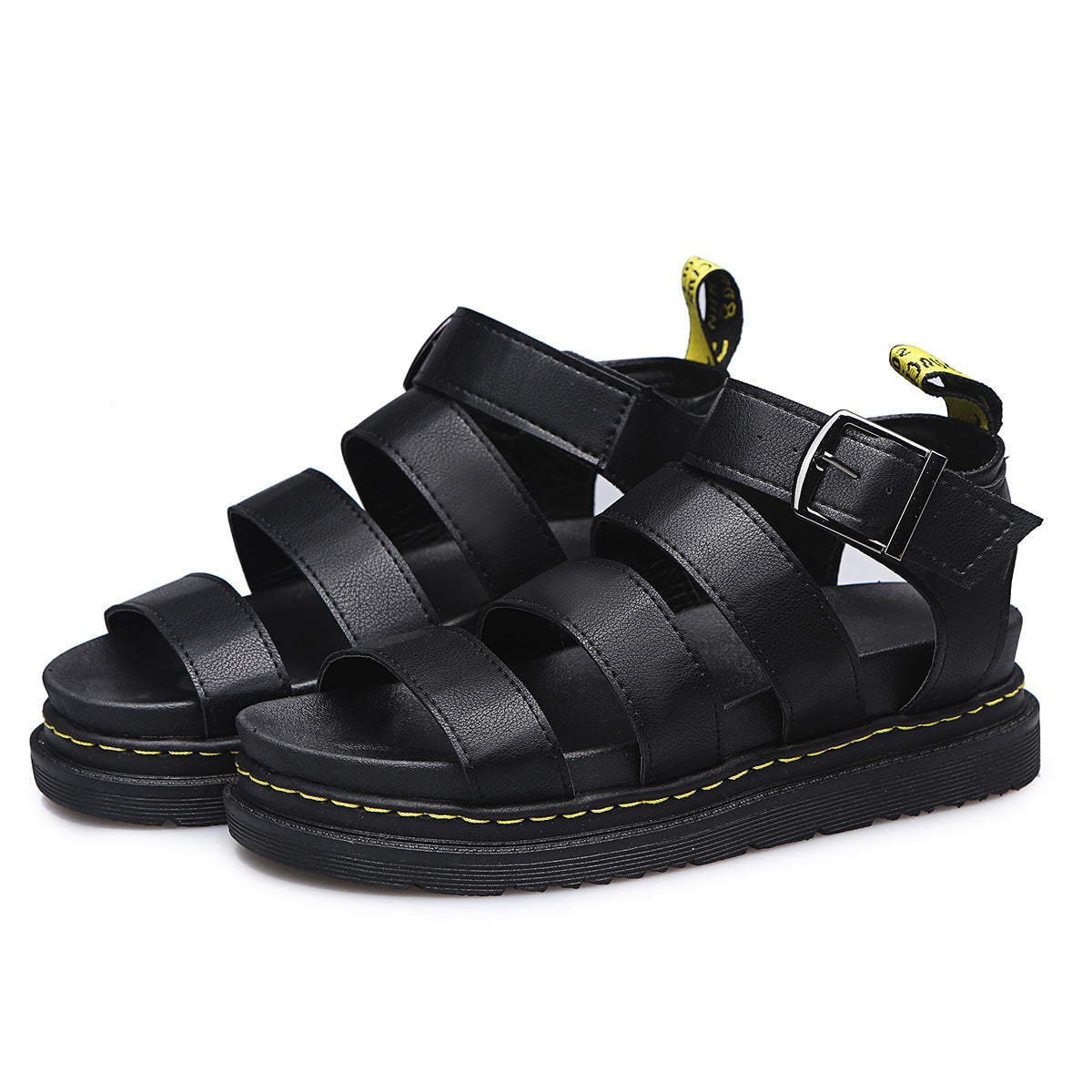 Sandaler för kvinnor med platå och remmar